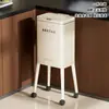 Papelera Alta para Sala de Estar y Cocina, Gran Capacidad, Sin Agacharse, Cubo para Limpiar Espacios Estrechos, Apariencia Elegante, con Tapa y Ruedas