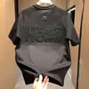 Camiseta de Manga Corta con Cuello Redondo Bordado Tridimensional Nueva Marca de Moda de Verano para Hombre Letras Atractivas Versátil Casual Tops de Media Manga