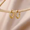 Pendientes de Oro de 18K Elegantes Transfronterizos Lujo Accesible Europeos y Americanos de Gama Alta Versátiles Simples para Piercing de Oreja para Mujeres Fabricante Mayorista