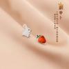 Aretes de Plata s925 Lindos Asimétricos Conejo Zanahoria Diseño Sensorial Estilo Coreano Simples con Gota de Pegamento