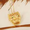 Collar de cadena de hip-hop punk con colgante de cabeza de leopardo hueca de microincrustación de diamantes completos de cobre chapado en oro real europeo y americano, venta al por mayor