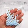 Arte de uñas flor de cinco pétalos joyería flor blanca pequeña bolsa mixta de tamaño de cuentas doradas y plateadas decoración de pegatina de uña de flor de resina venta al por mayor