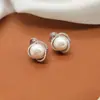 Clip de Oreja Retro Elegante de Perla Rosa Francesa de Alta Calidad para Mujer sin Perforar Pendientes Versátiles de Celebridad de Internet Lujo Ligero