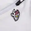 Desenho animado japonês anime periférico formato de máscara de morte de Halloween joia broche de liga metálica horror broche versátil