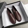 Sapatos Pequenos de Couro Pretos para Mulheres Estilo Britânico 2025 Primavera Novos Populares Versáteis Sapatos Baixos Tamanho Grande Sapatos Femininos 41 a 43