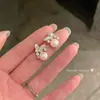 Brincos de Pérola com Zircônia em Formato de Borboleta Estilo Francês para Mulheres, Design de Moda de Luxo Leve, Brincos Versáteis e Elegantes, Atacado