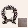 Novedad Primavera 2025 70 Pañuelos Pequeños de Seda Moda Femenina Para Viajar al Trabajo Protección Solar Pañuelo de Seda Estampado de Letras Pañuelo Cuadrado Pequeño Pañuelo de Seda Venta al por Mayor