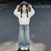 Conjunto de Dos Piezas para Niñas: Top de Manga Larga a Cuadros Patchwork Estilo Universitario Dulce y Pantalones de Mezclilla con Estrellas, Colección Primavera y Otoño 2026