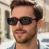 Óculos de Sol Quadrados Retrô Europeus e Americanos com Tachas, Tendência, Versáteis para Viagens ao Ar Livre, Proteção Solar, Férias, Moda e Uso Transfronteiriço