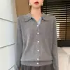 Fornecimento direto atacadista transfronteiriço de camisas Polo de manga comprida com gola, novo estilo retrô americano listrado, blusas femininas de bloqueio de cores de outono e inverno do fabricante