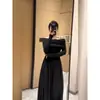 Socialité moderna elegante perezosa celebridad de Internet hombros descubiertos manga larga cintura alta costura línea A falda amplia estilo occidental vestido callejero de moda