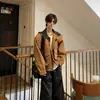 Jaqueta de Trabalho em Camurça Masculina na Cor Marrom Maillard, Estilo Curto para Primavera e Outono, Estilo de Rua com uma Vibe Descolada, Design Patchwork com Gola Reversível