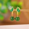Pendientes colgantes de plata de ley S925 bañados en oro con diseño de ciervo, jade hetiano, esmalte de marea nacional, hojas de bambú y cuentas redondas.