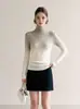 Camiseta base de color degradado de cuello alto para mujer, nuevo top ajustado de manga larga que te hace lucir más joven
