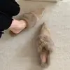 Primeiro Encontro Coleção Mules de Salto Grosso Bico Fechado Peças de Exterior 2026 Outono/Inverno Novo Estilo Francês Slip-On Pantufas Peludas