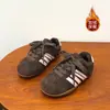 Otoño 2026 Nuevos Zapatos Casuales de Algodón de Doble Capa para Niños Moda Tendencia Versátil Estampado de Leopardo Más Terciopelo Niños y Niñas Zapatos de Entrenamiento Alemanes
