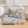 Bolsa de Maquiagem Portátil de Grande Capacidade Pequena Floral Armazenamento Portátil Acolchoada de Algodão Linda Flor Ins Nova Bolsa de Armazenamento