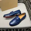Sapatos Mocassins Masculinos de Couro de Vaca Camada Superior Exclusivos para Comércio Exterior Sapatos Slip-on Retro com Estampa de Crocodilo Sapatos de Couro Formais para o Trabalho