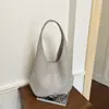 Bolsa de ombro casual estilosa estilo coreano para mulheres, nova coleção 2026, nicho e moderna, grande capacidade