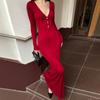 Primavera de 2026 Novo Estilo Estilo Socialite Cintura Alta Decote V Recorte Manga Longa Vestido Longo de Tricô Cor Sólida Justo Vestido Evasê