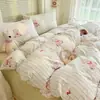 Juego de ropa de cama de cuatro piezas de terciopelo de leche engrosado clase A, sábana de cama de franela de terciopelo coral, funda de edredón, juego de tres piezas para dormitorio de estudiante, invierno