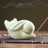 Creativo Lindo Conejo Blanco Cerámica Quemador de Aromaterapia Adornos Mascota de Té Cubierta para Sala de Estar Hogar Sanwood Insertador de Incienso