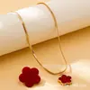 Conjunto de Joyería de Dos Piezas con Colgante de Flor de Trébol y Broche para Mujer, Perfecto para el Día de San Valentín y las Fiestas