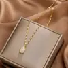 Corrente de Lábios Minimalista Clássica Tulipa Aço Titânio Colar para Mulheres, Corrente de Clavícula Tendência Celebridade da Internet de Nicho, Acessório de Moda Estiloso