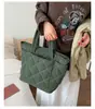 Bolsa Tote Acolchada de Algodón para Mujer, Gran Capacidad, Sencilla y Versátil para el Viaje Diario, Adecuada para Estudiantes Universitarios y Uso en la Oficina, con Asa y Correa para el Hombro
