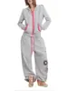 Moletom com zíper e capuz Y2K estilo hot girl com strass, color block cinza e rosa, cardigã curto, casual e esportivo, versátil