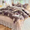 Juego de Colcha de Terciopelo de Leche de Cuatro Piezas Funda de Edredón de Encaje de Invierno Felpa Gruesa de Doble Cara Coral Franela Ropa de Cama