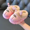 Zapatos de algodón para niños de invierno 2025, unisex, diseño de dibujos animados, lindos, para edades de 1 a 9 años, adecuados para uso en interiores, antideslizantes, cálidos e impermeables