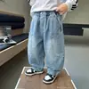 Jeans para niño para primavera y otoño 2026 nuevos elegantes jeans para bebé niño pantalones holgados de moda modernos