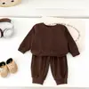 Conjunto Quente de Pelúcia para Bebê Outono Inverno Novo Conjunto de Duas Peças Liso de Manga Longa para Bebê Roupa de Casa Roupa Íntima com Forro de Fleece para Crianças