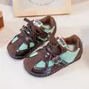 Zapatos retro Forrest Gump para niñas, nueva colección otoño 2026, nuevos zapatos deportivos para niños, zapatillas de entrenamiento alemanas casuales y versátiles con cordones