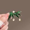 Broche de hebilla antideslumbrante para mujer, sentido de alta gama, nicho de alta gama, pin de ramillete de alta gama, pequeños accesorios de incienso, lindo dibujo animado al por mayor