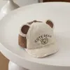 Chapéu de bebê outono estilo coreano boné de beisebol infantil crianças urso de desenho animado fofo lã de cordeiro aba macia boné de beisebol para exportação