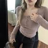 Camiseta Retro Americana de Media Botonadura con Cuello en U y Mangas Largas para Mujer en Otoño e Invierno Nuevo Estilo Elástica de Aspecto Adelgazante Camiseta Superior para Capas