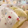 Juego de Cuatro Piezas de Terciopelo de Leche Engrosado 2026 con Estampado Floral Fresco Juego de Ropa de Cama de Vellón de Coral, Funda de Edredón Individual/Doble, Popular en Transmisiones en Vivo