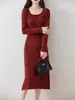 Vestido Tricot Gola V 100% Lã para Mulheres no Outono e Inverno, Vestido Suéter com Efeito Emagrecedor na Cintura, Vestido Longo de Cashmere para Usar por Baixo