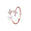 Anel Elegante em Prata de Lei S925 Ajustável em Formato de Flor para Mulheres, Design de Nicho de Luxo Leve, Anel Versátil Cravejado com Diamantes Joias Atacado