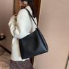 Bolsa de Ombro Feminina de Exportação Personalizada de Fábrica 2025 Nova Bolsa Tote Casual com Grande Capacidade para Deslocamento e Estilo Balde