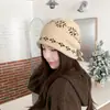 Gorro fino de puxar para outono e inverno, novo estilo retrô japonês, faz o rosto parecer menor, chapéu de tricô à prova de frio com proteção para as orelhas, chapéu quente para clima frio
