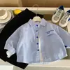 Camisa de Manga Longa Unissex Infantil para Primavera e Outono Roupa de Bebê Estilosa Personalidade Infantil Marca Tendência Estilo de Hong Kong Versão Coreana Camisa Listrada com Letras