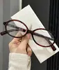 Gafas de sol versátiles de montura pequeña estilo nerd para mujer, Gafas de sol ovaladas de influencer de Amazon, Gafas de sol de color burdeos a la moda para hombre