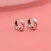 Pendientes de Aro Grandes de Artesanía Vintage con Letras Moda Clips para Orejas Simples con Letras Diseño de Nicho Personalidad Pendientes Elegantes de Gama Alta para Mujer