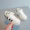 Zapatos de Lona con Cabeza de Concha para Niños 2026 Otoño Nuevos Transpirables Zapatos para Niñas Zapatos Deportivos para Niños Estilo Primavera y Otoño Zapatos Blancos Pequeños
