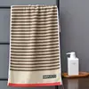 Toalhas Masculinas de Cor Escura, Algodão Macio Colorido, Sem Fiapos, Tingidas no Fio, Absorventes, Jacquard, Toalhas de Rosto para Casa, Atacado, Embaladas Individualmente