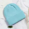 Chapéus de Tricô Estilo Coreano para Outono e Inverno para Homens e Mulheres, Quentes e Modernos, Gorros Versáteis de Tricô Grosso com Logo Personalizável, Gorros Estilo Japonês