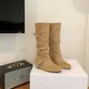Nuevas Botas de Tacón Apilado Retro Arrugadas de Punta Redonda Otoño/Invierno 2026 Botas de Moda Vaquera para Mujer Pantorrilla Ancha Aumentan la Altura Botas de Media Pantorrilla